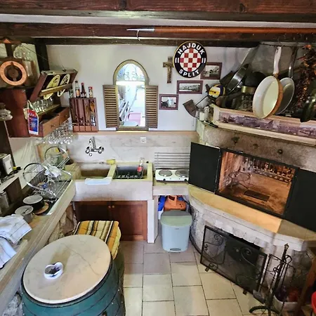 Konukevi Acapella Soba 3*